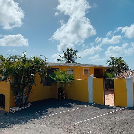 Casa Di Caribe - Beach House Виллемстад Экстерьер фото